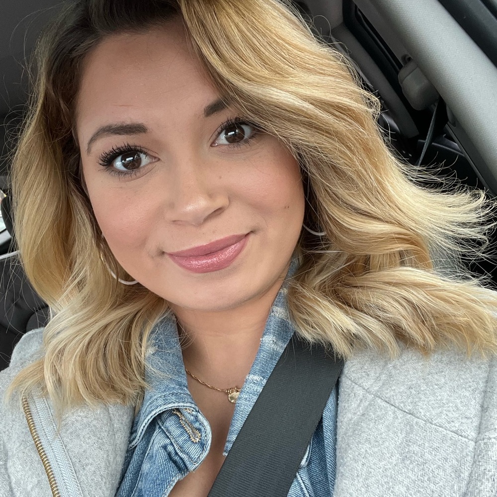 Meet your Posher, Courtney